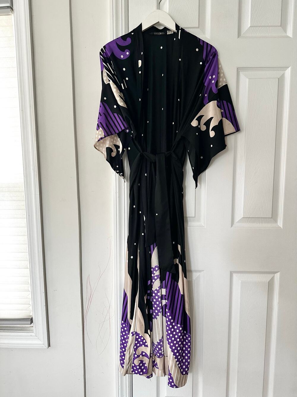 Hanae Mori for Sandcastles Vintage Satin Asian Kimono Slinky Robe Black Purple M